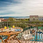 Mirador Каштел-Стари